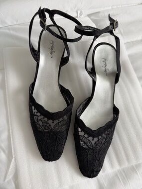 Jacqueline Ferrar Black Lace Pointed Ankle-Strap Heels